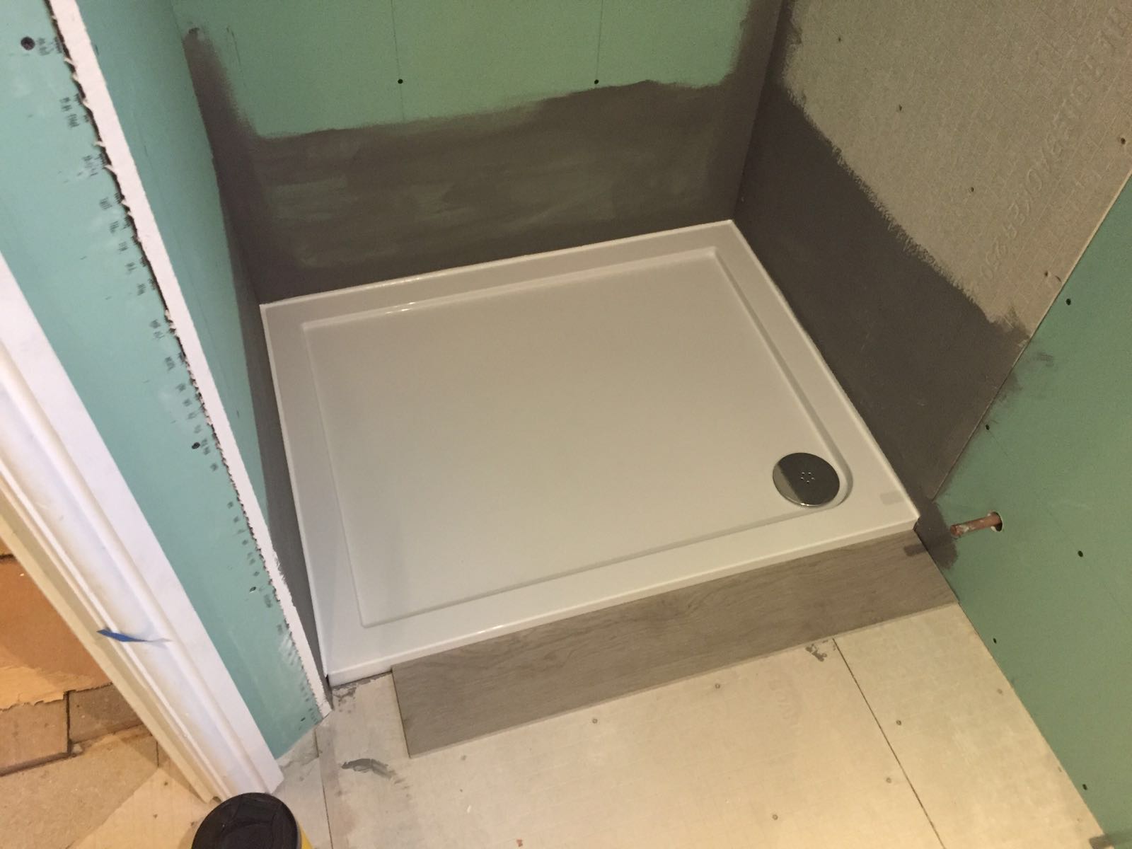Shower tray installation 3